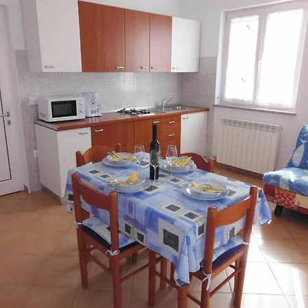 With Parking Space Zambratija, Umag - 27180 Apartmán Zambratija (Istria)